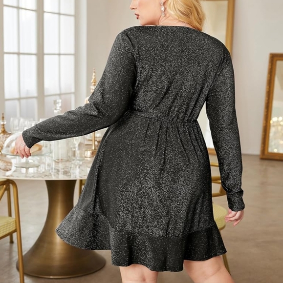 IN'VOLAND Glitter Cocktail V-neck Dress - Picture 4 of 9